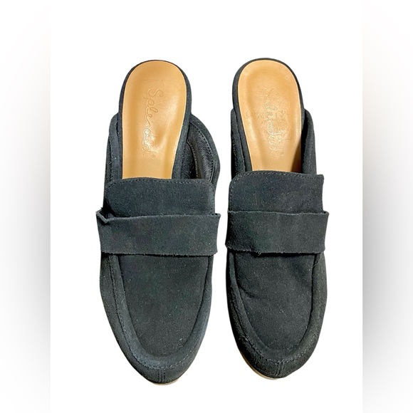 Stylish Black Suede Women's Clogs - Picture 2 of 5